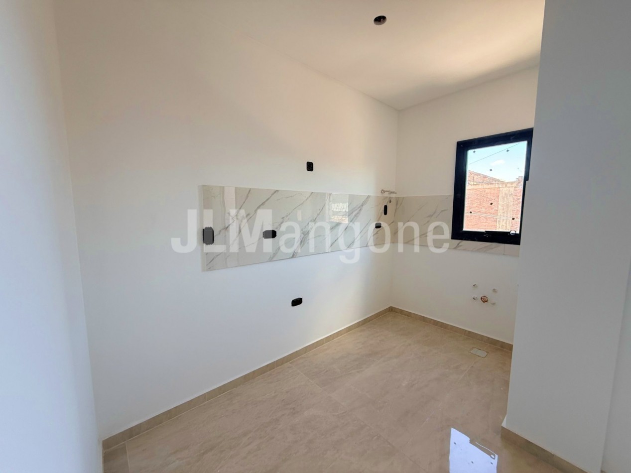 Semipisos 2 ambientes con balcon, a estrenar