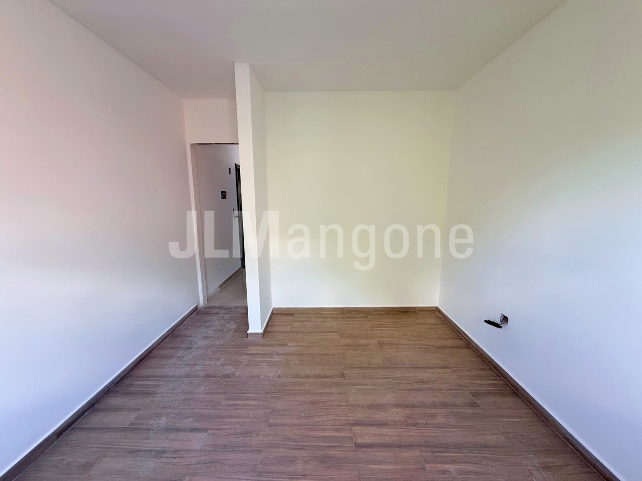 Semipisos 2 ambientes con balcon, a estrenar