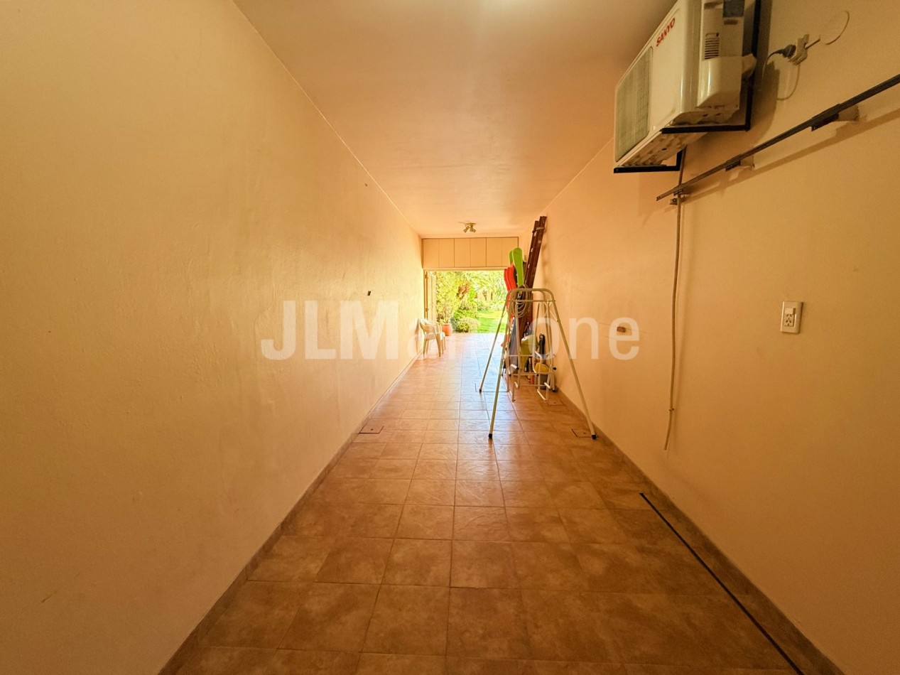 Casas 3 amb con piscina, parque, cocheras y quincho