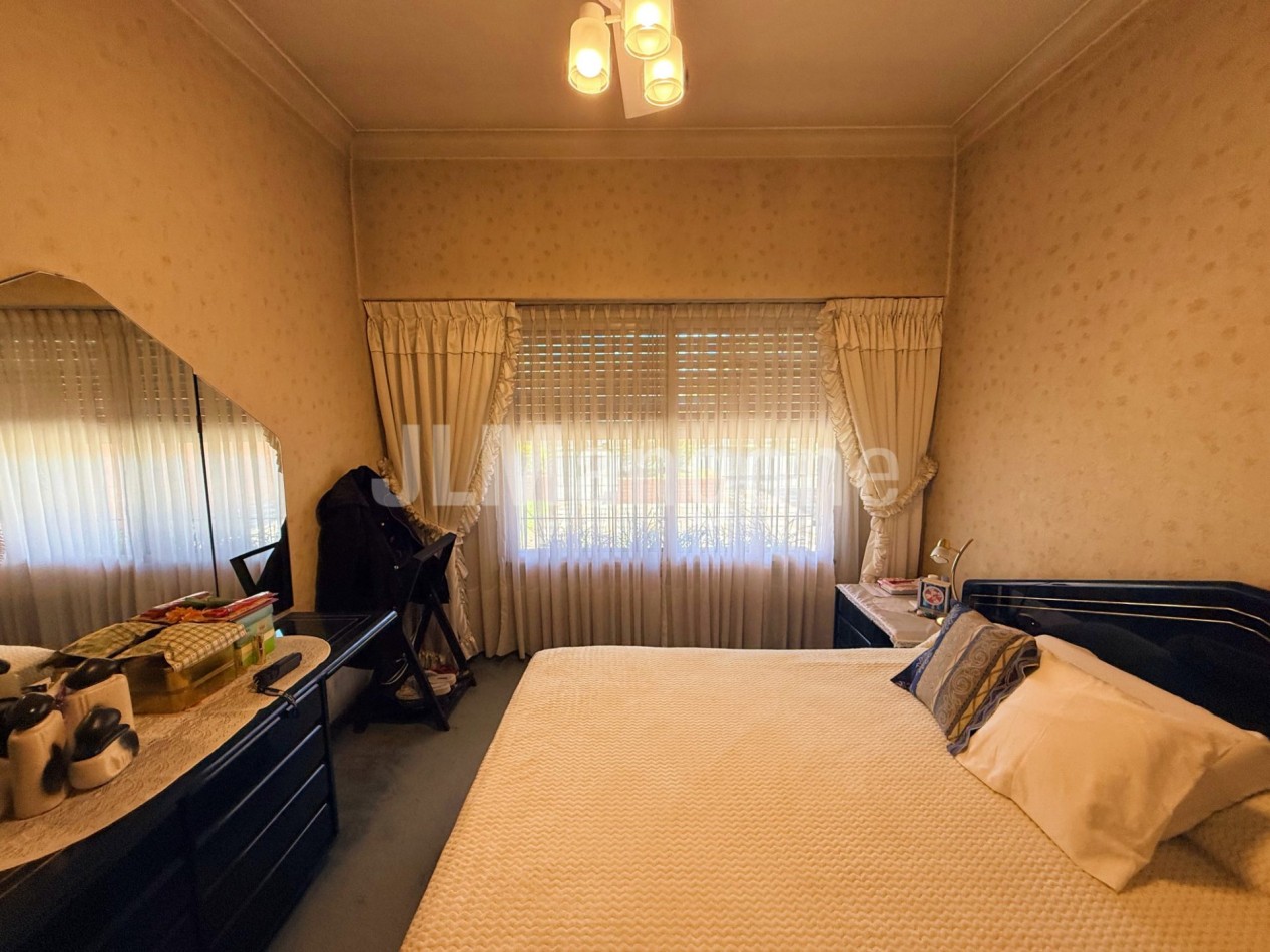 Casas 3 amb con piscina, parque, cocheras y quincho