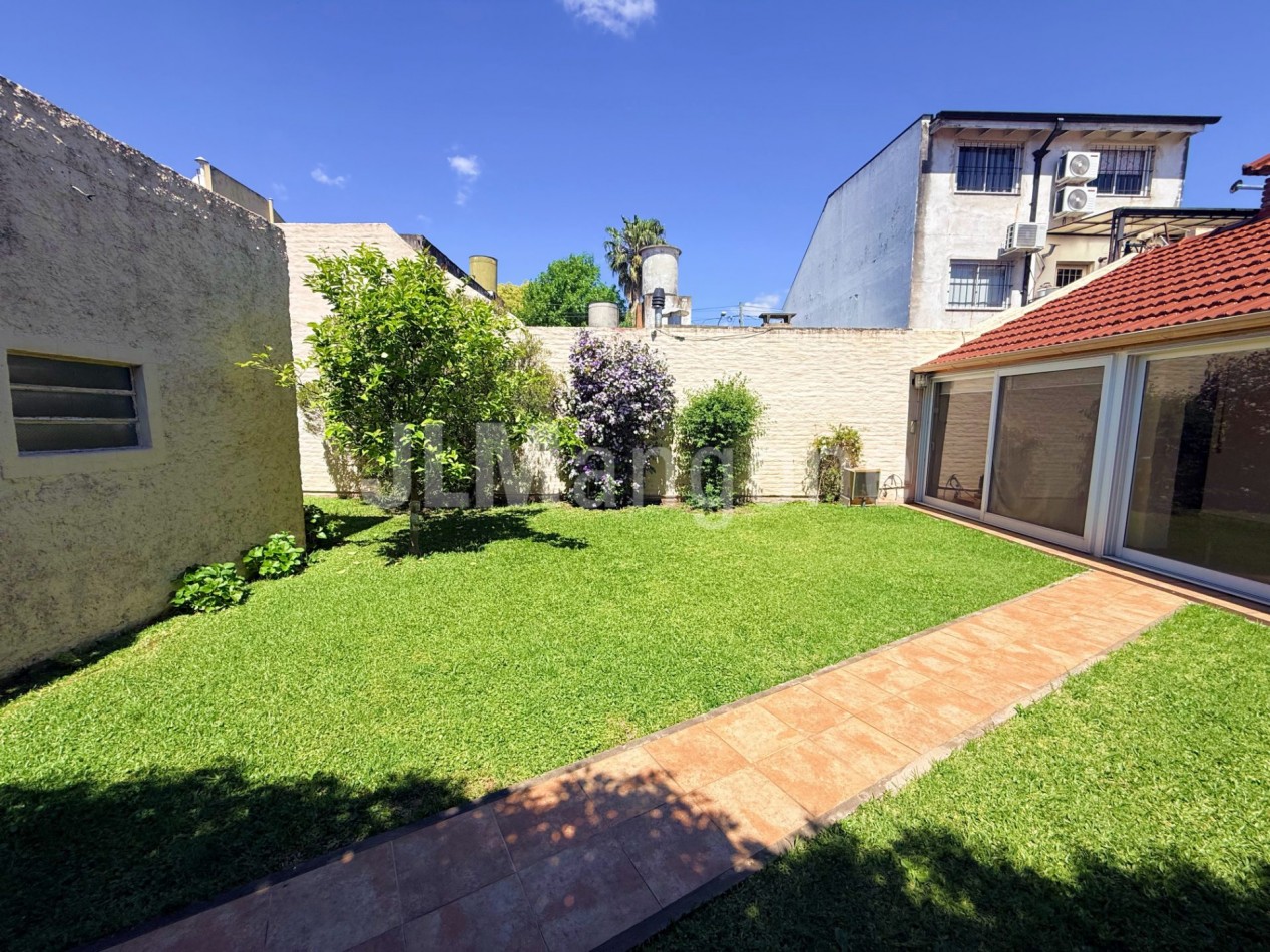 Casas 3 amb con piscina, parque, cocheras y quincho