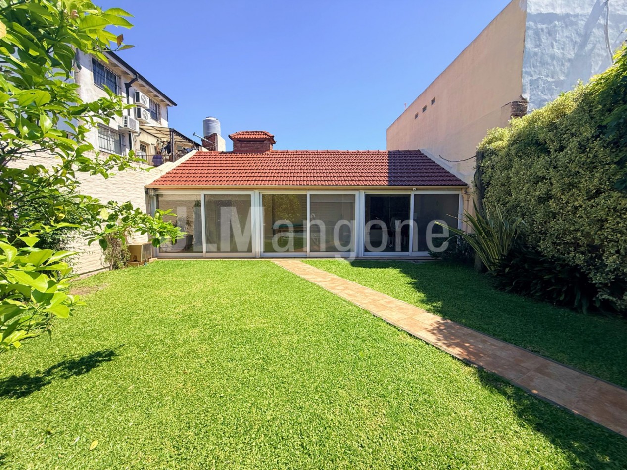 Casas 3 amb con piscina, parque, cocheras y quincho