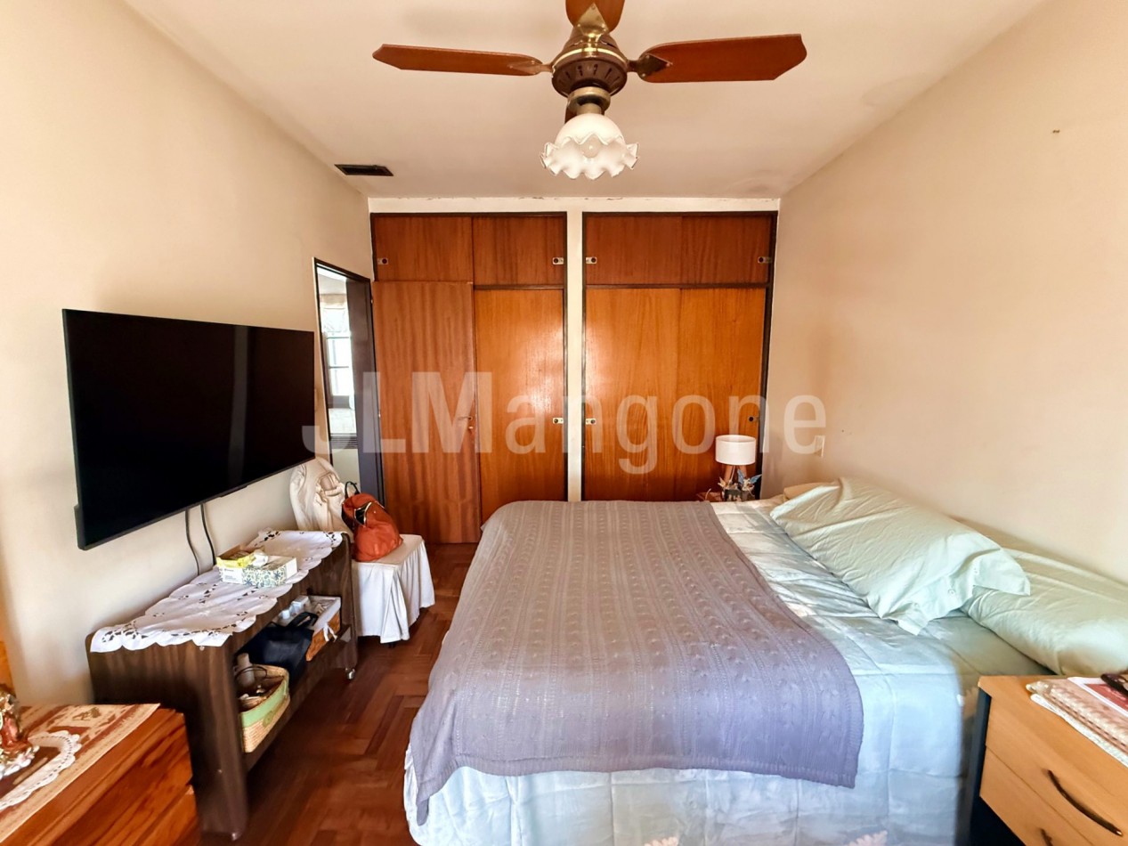 Casa amb 5 con cocheras, parque, piscina, quincho y depto 2 amb