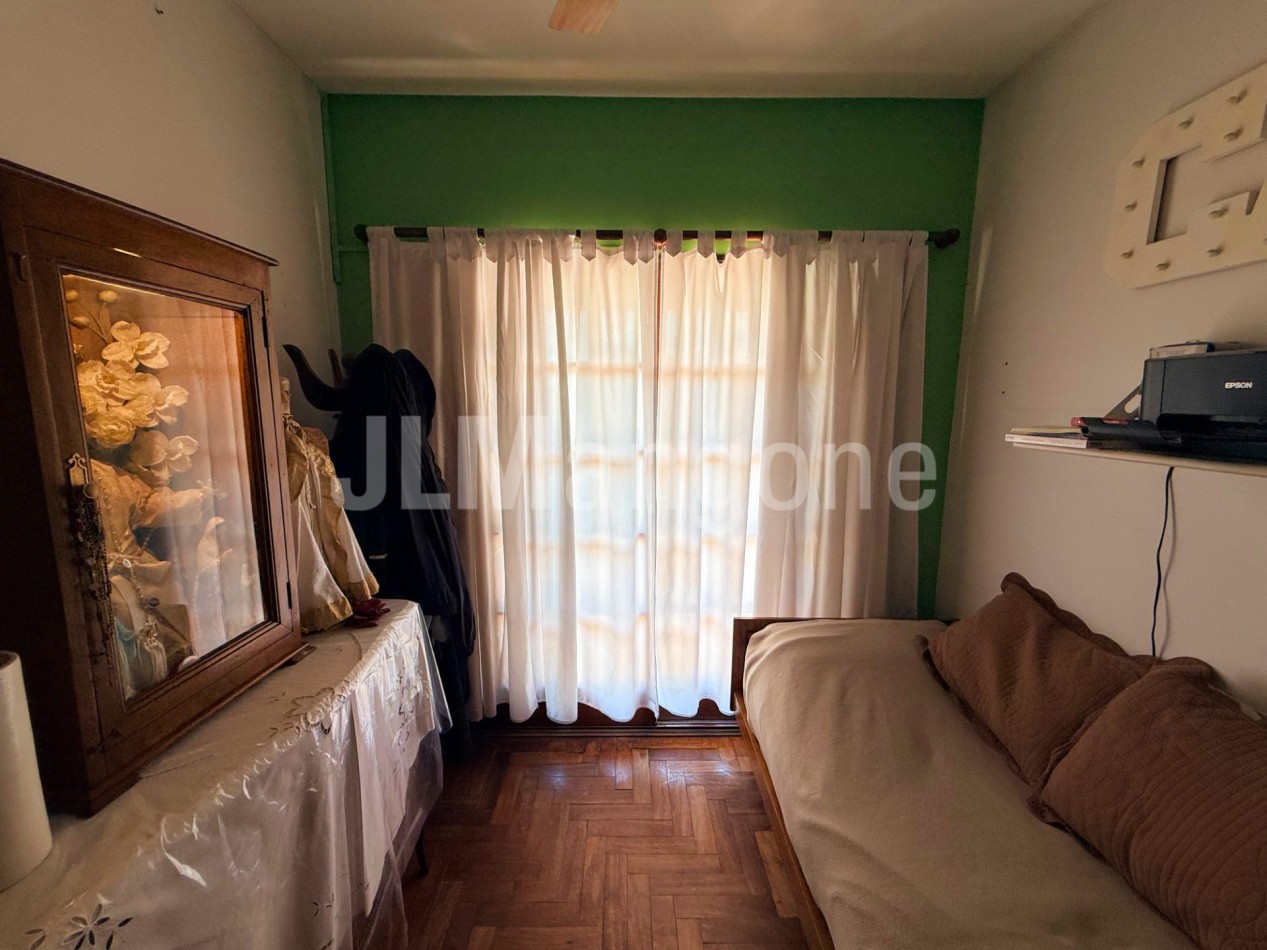 Casa amb 5 con cocheras, parque, piscina, quincho y depto 2 amb