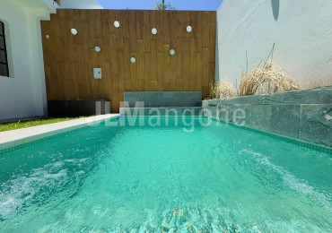 Casas 4 amb con cochera, parque y piscina, a estrenar