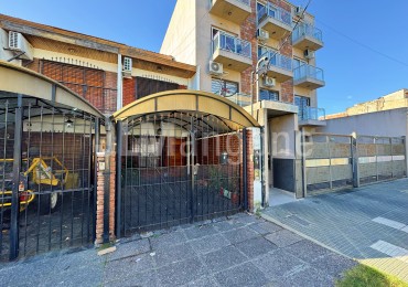 Duplex 4 amb con cochera y patio