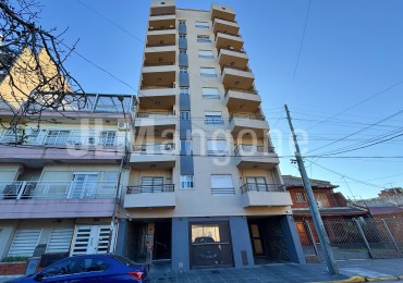 Departamento 2 amb con cochera y balcon