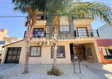 Departamento 2 ambientes con cochera y balcon