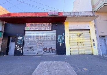 Lote 10x23 con 2 Locales