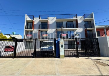 Departamento 2 ambientes con cochera y balcon